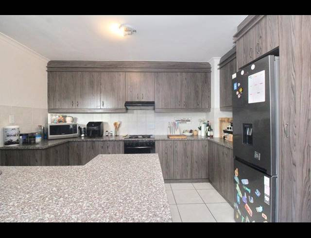 3 BEDROOM PROPERTY TO RENT IN KELDERHOF COUNTRY VILLAGE